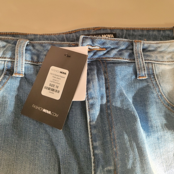 Jeans - Picture 2 of 4